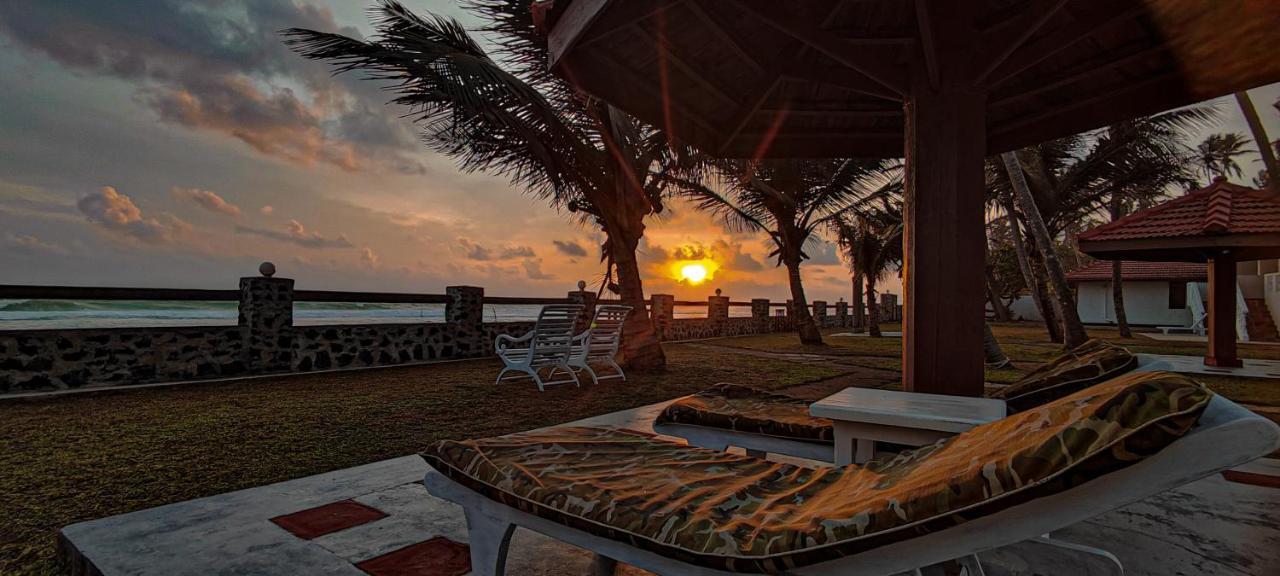 Nu-Vin Beach Hotel Ahangama Dış mekan fotoğraf