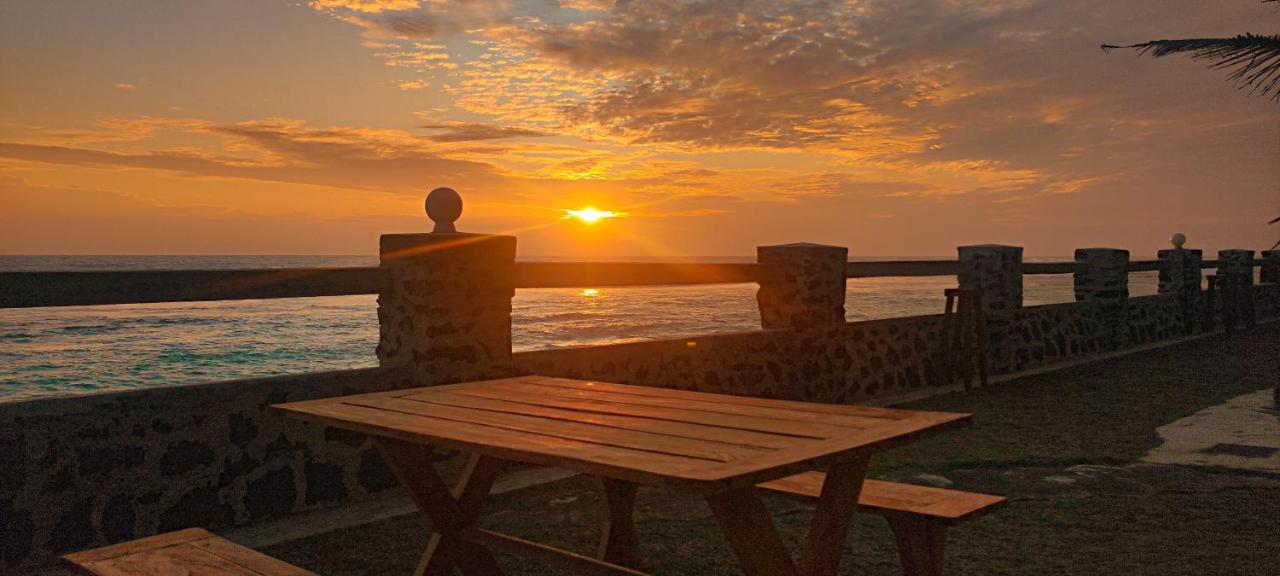 Nu-Vin Beach Hotel Ahangama Dış mekan fotoğraf